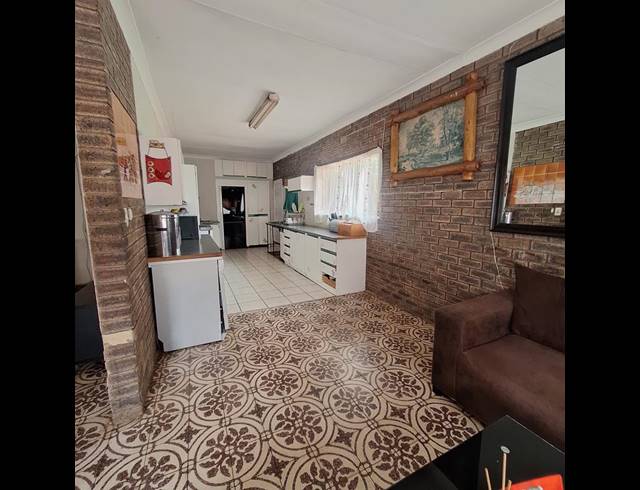3 BEDROOM HOUSE FOR SALE IN RHODESFIELD